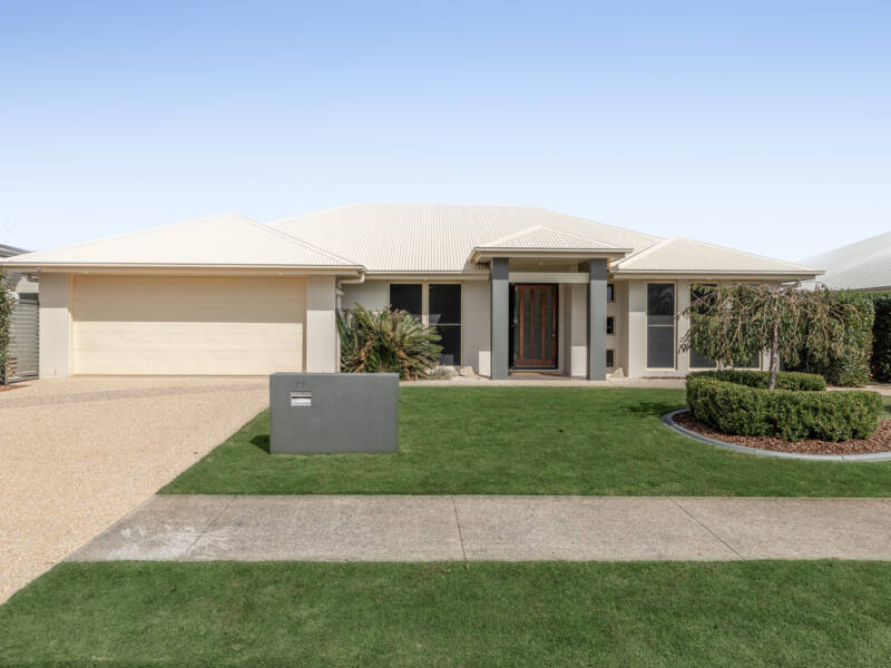19 Fallon Dr, Middle Ridge, QLD 4350 Australia
