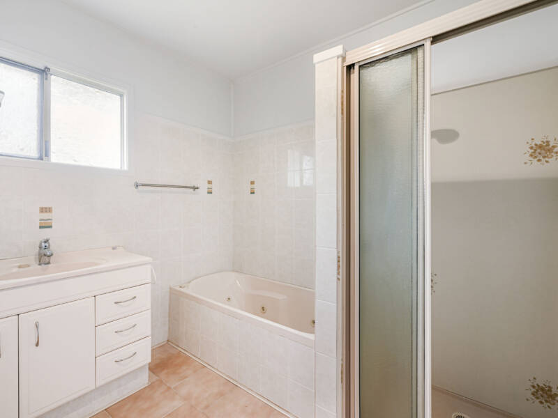 55 Kate St, Harlaxton, QLD 4350 Australia