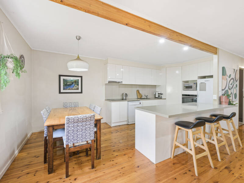 16 Dalgleish St, South Toowoomba, QLD 4350 Australia