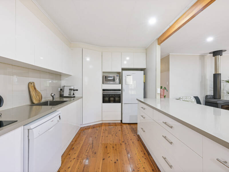 16 Dalgleish St, South Toowoomba, QLD 4350 Australia