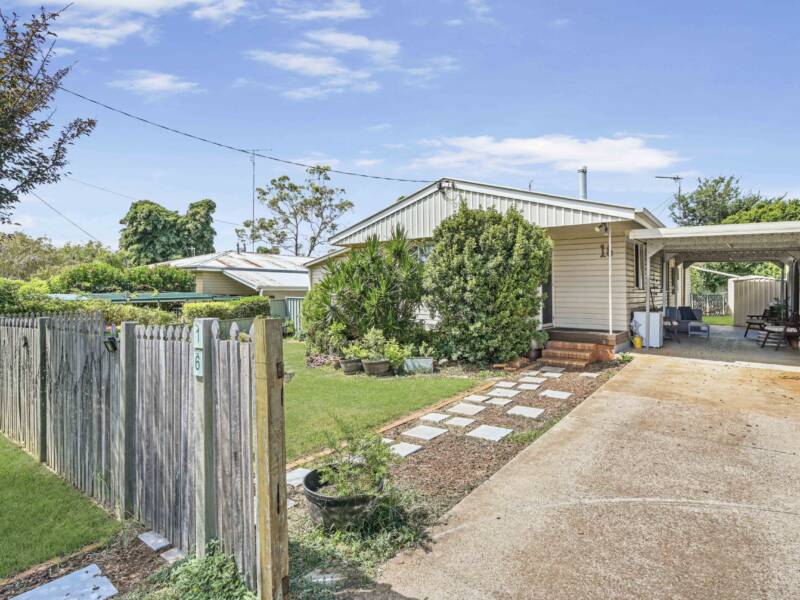 16 Dalgleish St, South Toowoomba, QLD 4350 Australia