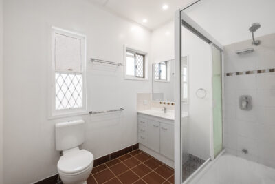 35 Helen St, Newtown, QLD 4350 Australia