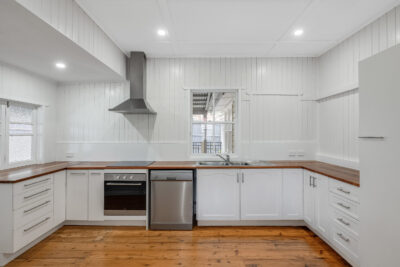 35 Helen St, Newtown, QLD 4350 Australia