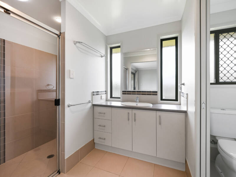16 Pugh St, Middle Ridge, QLD 4350