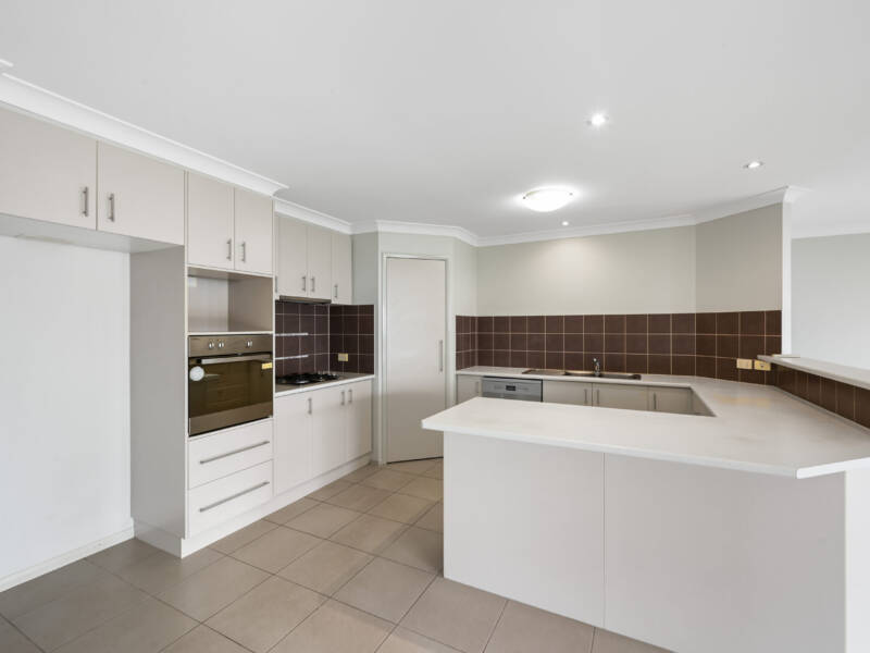 16 Pugh St, Middle Ridge, QLD 4350