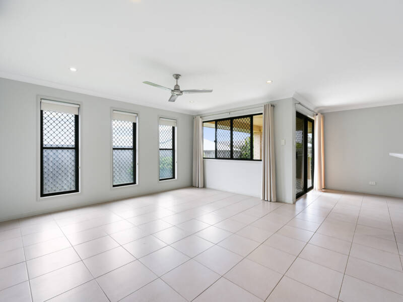 16 Pugh St, Middle Ridge, QLD 4350