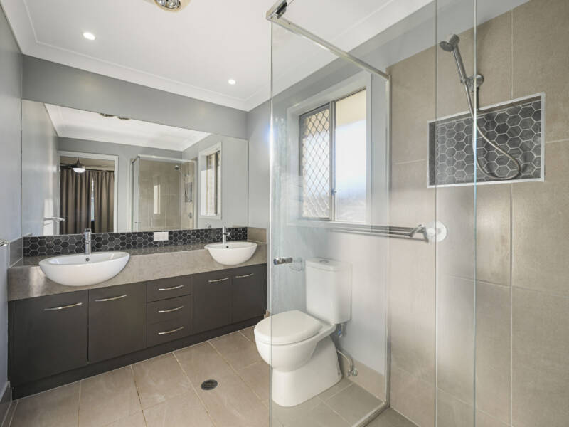 3 Abbey St, Cranley, QLD 4350 Australia