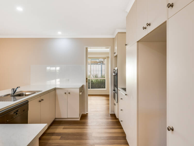 14 Gerbera Ct, Middle Ridge, QLD 4350 Australia