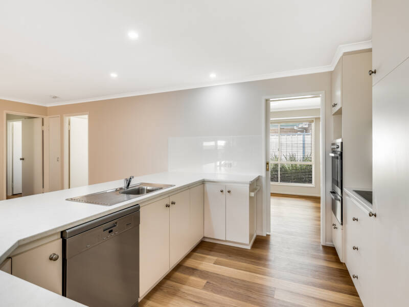 14 Gerbera Ct, Middle Ridge, QLD 4350 Australia
