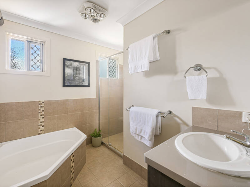 16 Dalgleish St, South Toowoomba, QLD 4350 Australia