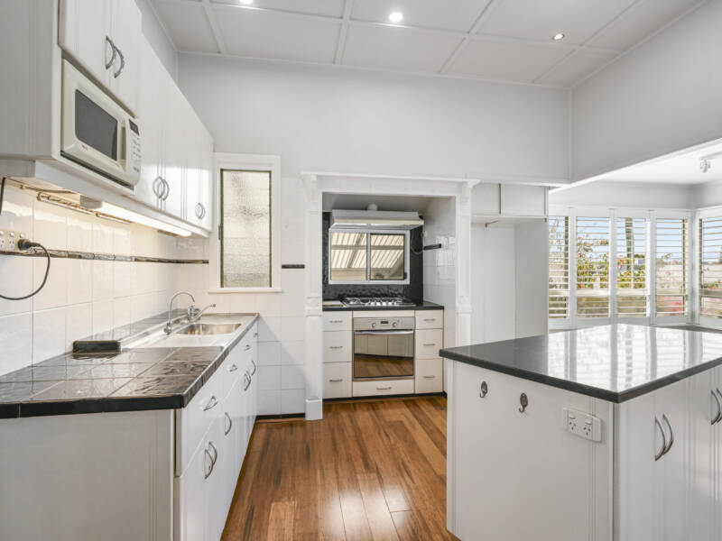 1A Ascot St, Newtown, QLD 4350 Australia