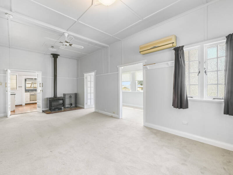 1A Ascot St, Newtown, QLD 4350 Australia