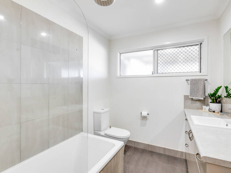 28 Hampton St, Newtown, QLD 4350 Australia