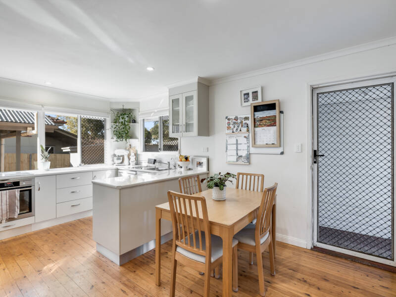 28 Hampton St, Newtown, QLD 4350 Australia