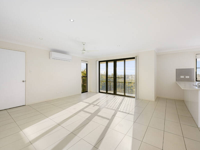 2/6 Myora Cl, Darling Heights, QLD 4350 Australia