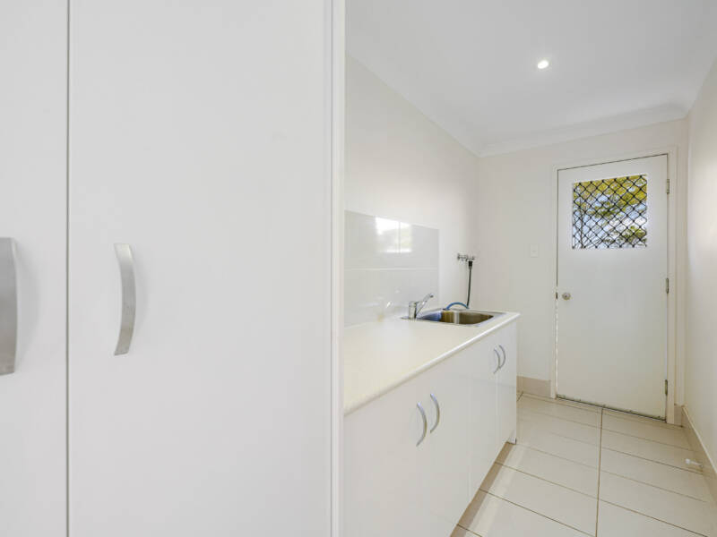2/6 Myora Cl, Darling Heights, QLD 4350 Australia