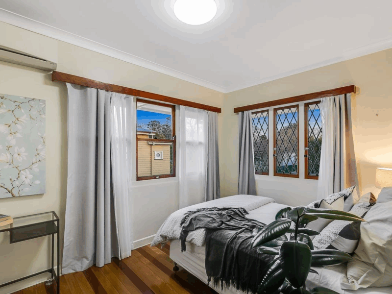 5 Rhyde St, Mount Lofty, QLD 4350 Australia
