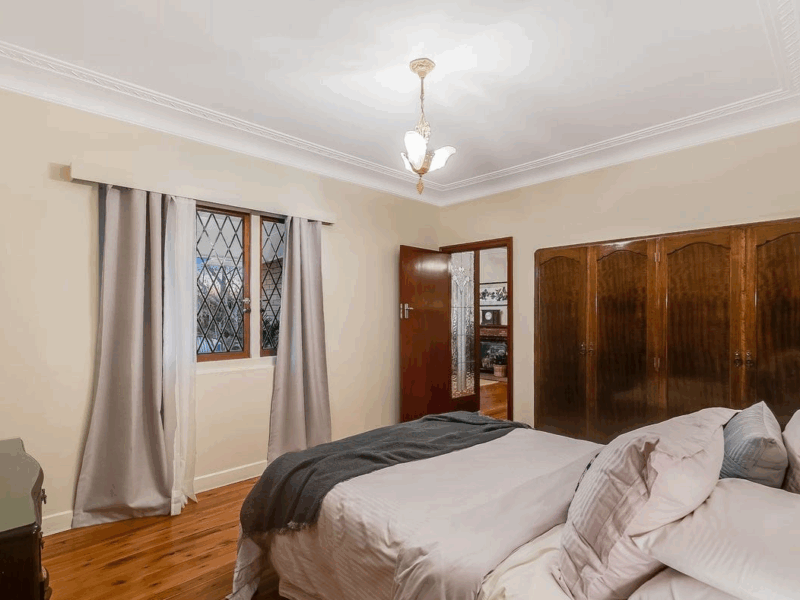 5 Rhyde St, Mount Lofty, QLD 4350 Australia