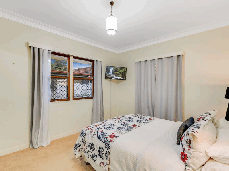 5 Rhyde St, Mount Lofty, QLD 4350 Australia