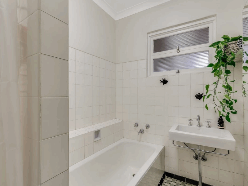 5 Rhyde St, Mount Lofty, QLD 4350 Australia