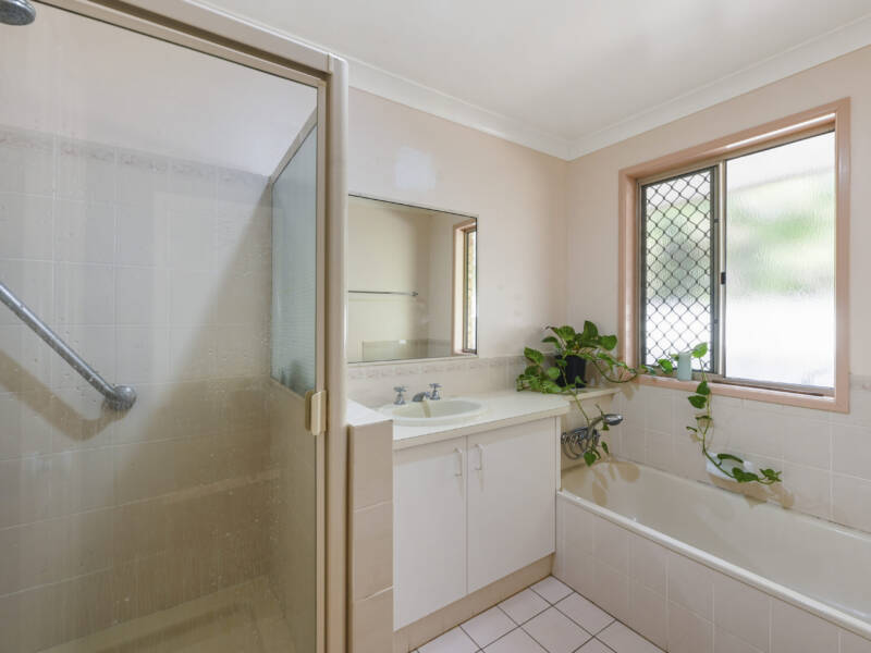 6 Cecilia St, Kearneys Spring, QLD 4350 Australia