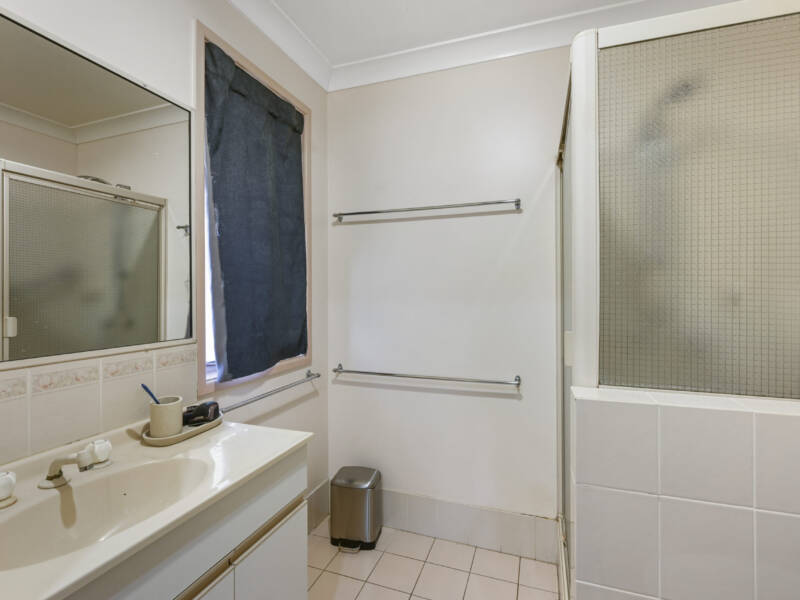 6 Cecilia St, Kearneys Spring, QLD 4350 Australia