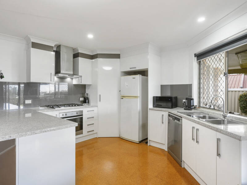 6 Cecilia St, Kearneys Spring, QLD 4350 Australia