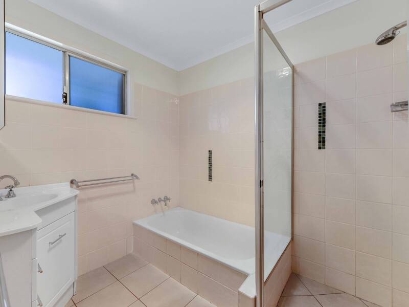 21 Tracey St, Rangeville, QLD 4350 Australia