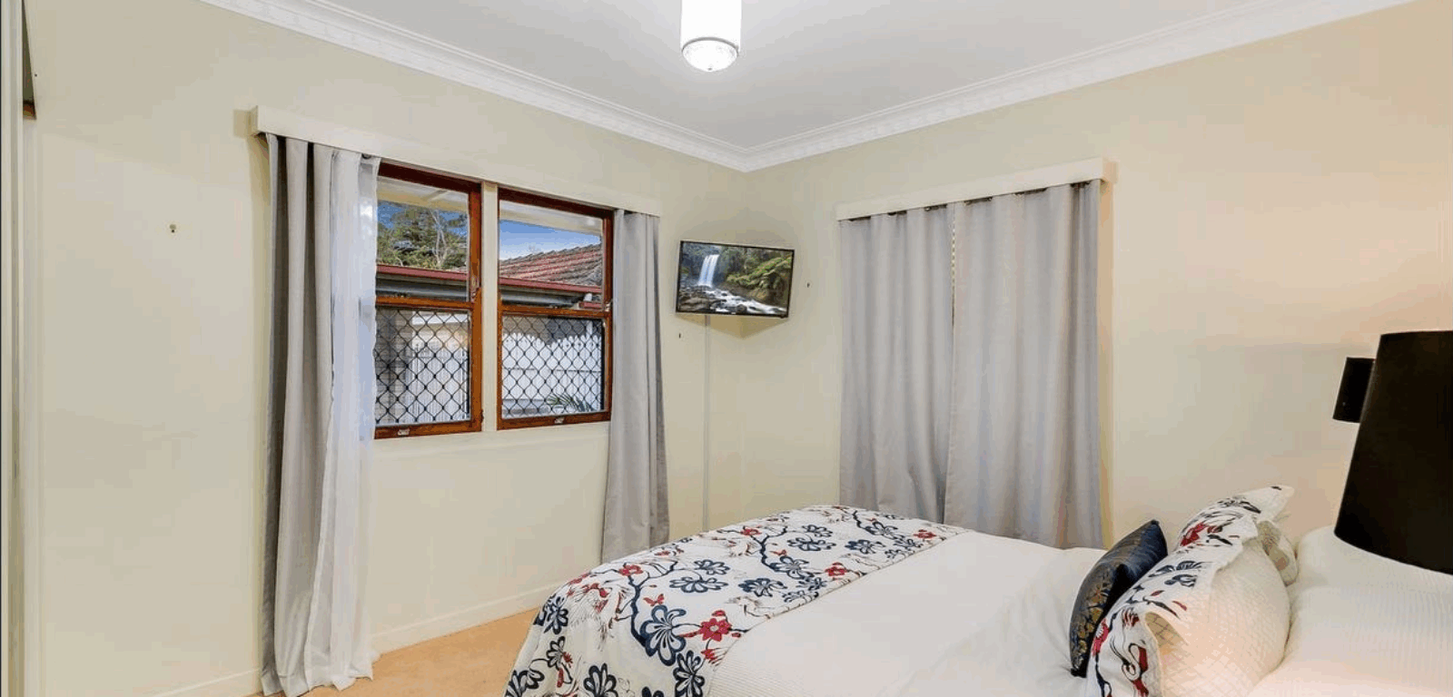 5 Rhyde St, Mount Lofty, QLD 4350 Australia