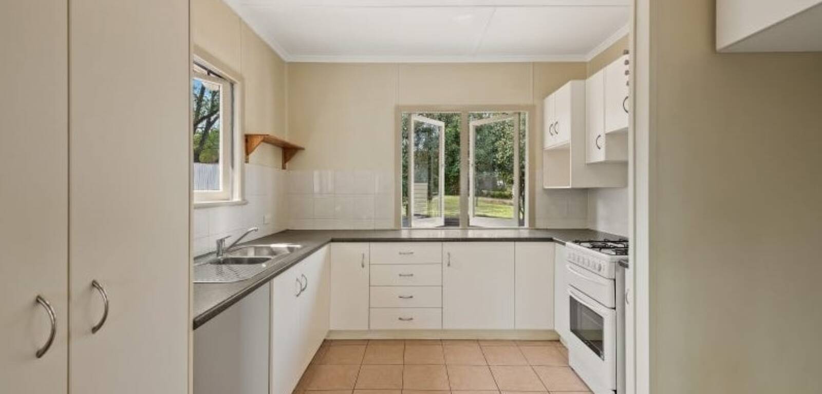 4 Perry St, Harlaxton, QLD 4350 Australia