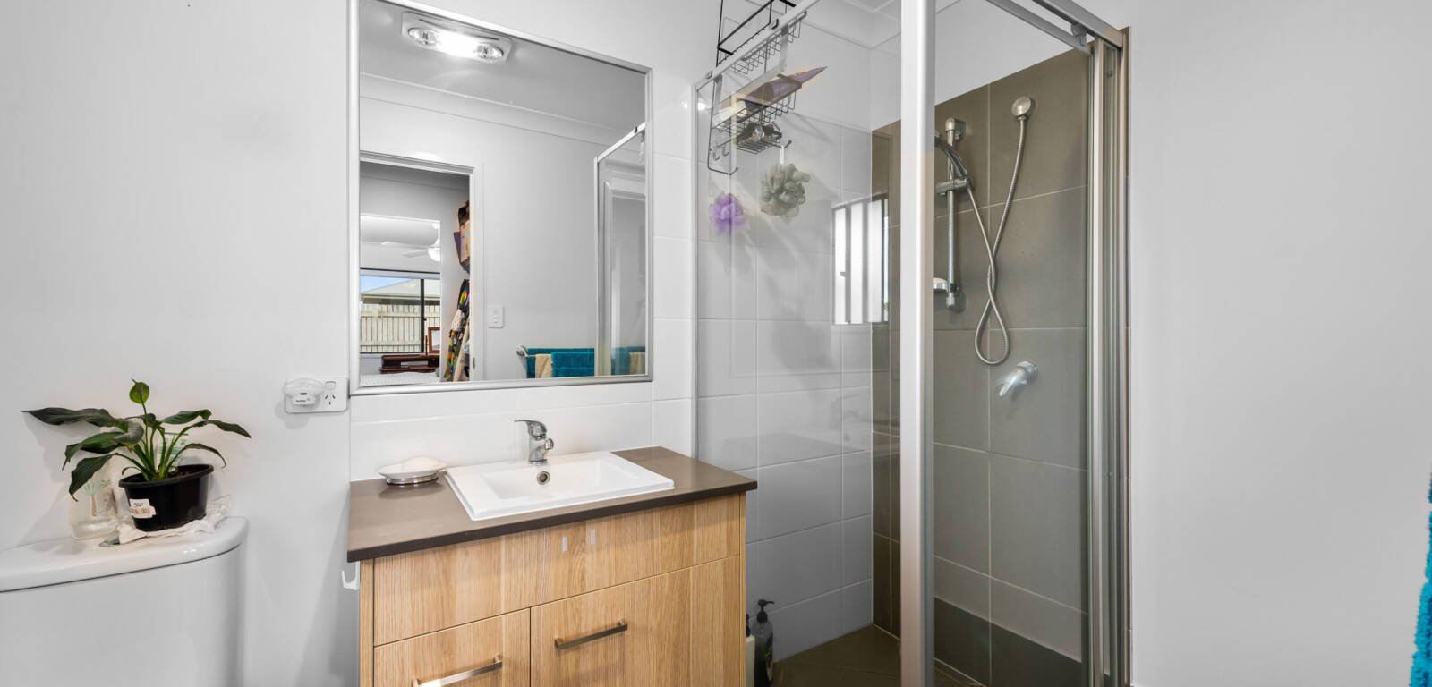 24 Trevatt St, Westbrook, QLD 4350 Australia