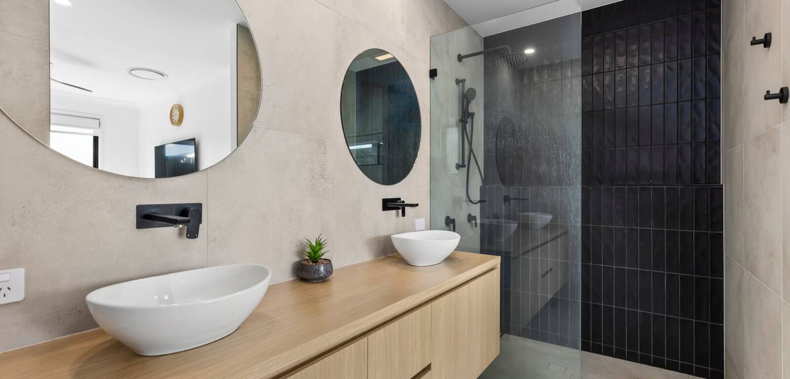 35 O'Neill Cct, Kearneys Spring, QLD 4350 Australia