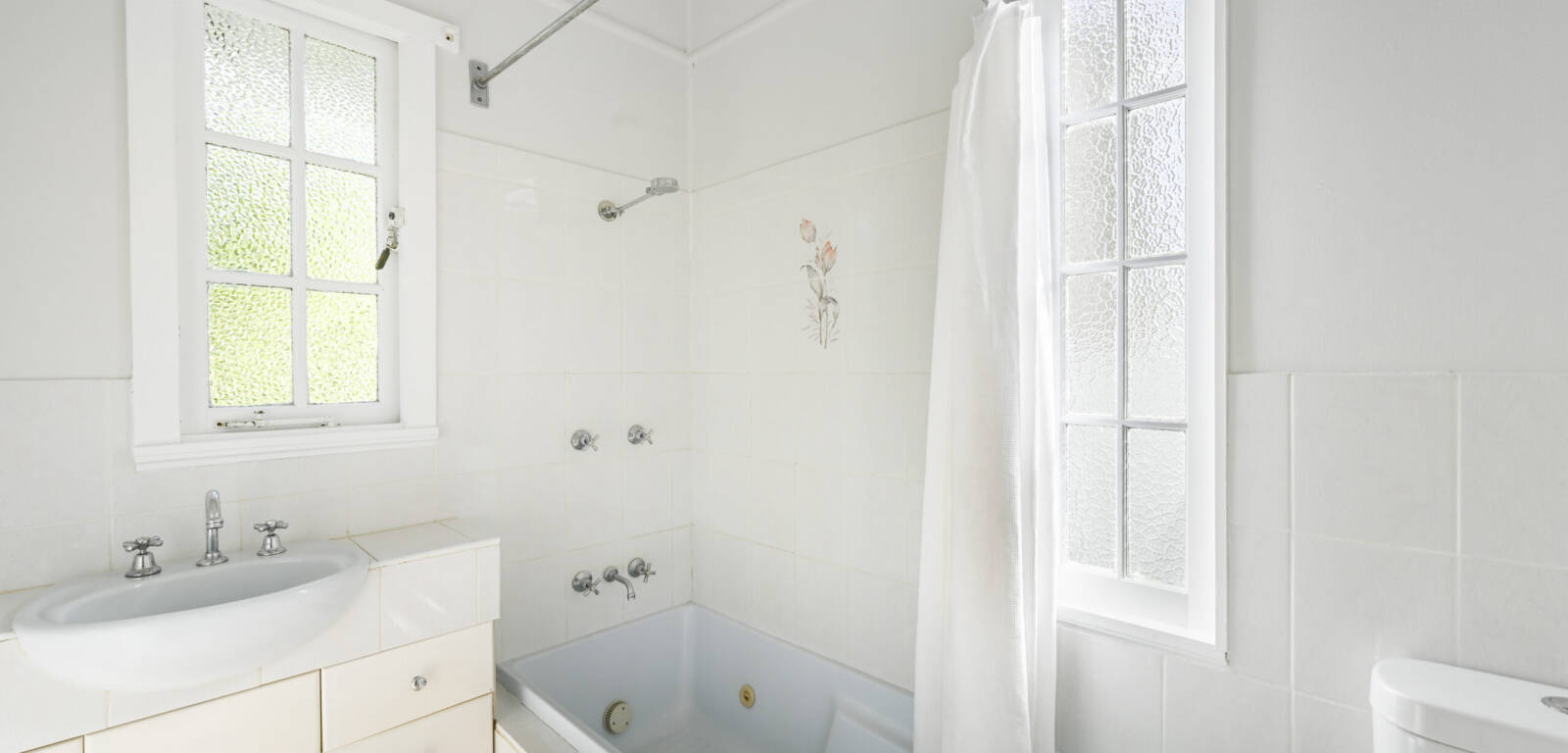 1A Ascot St, Newtown, QLD 4350 Australia