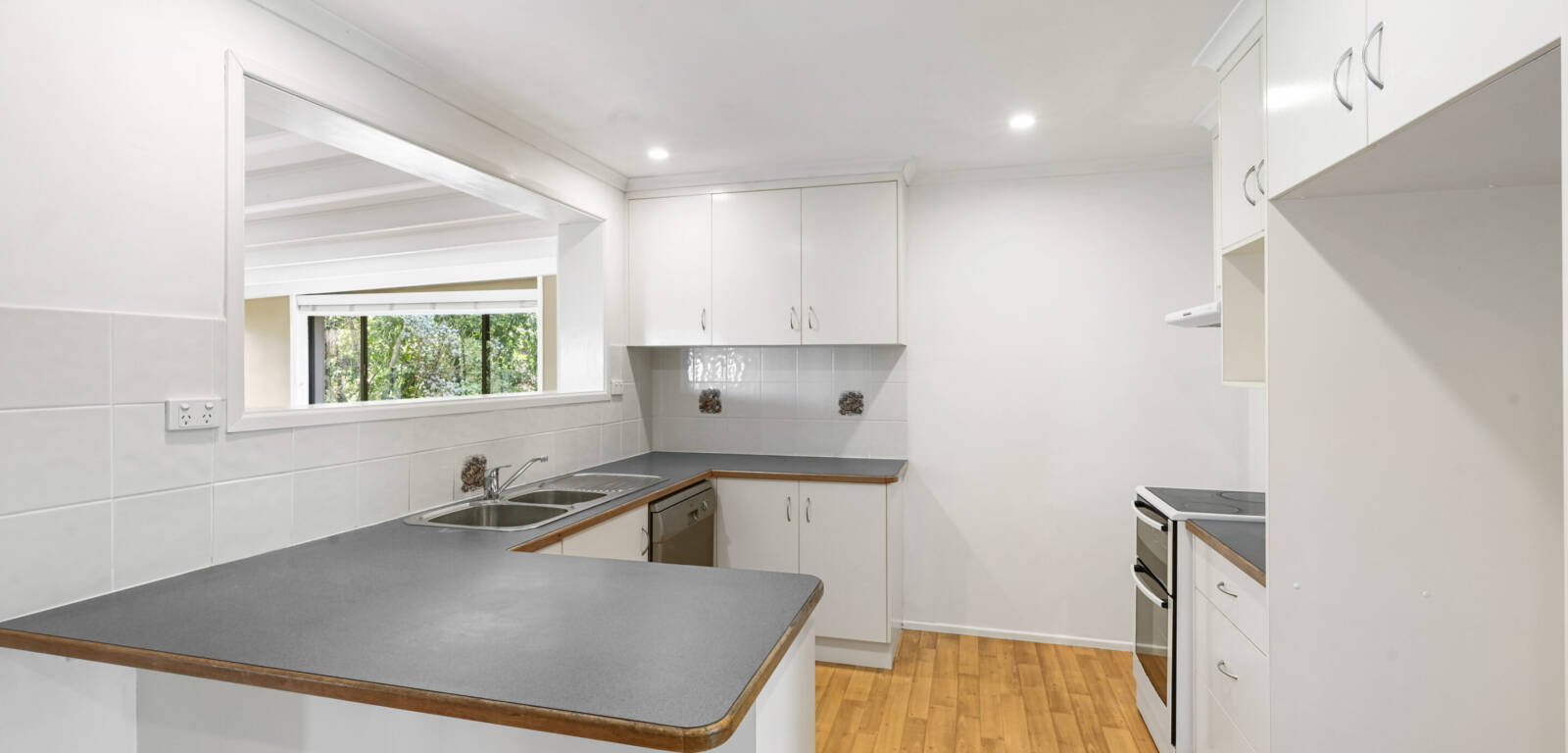 273 MacKenzie St, Centenary Heights, QLD 4350 Australia