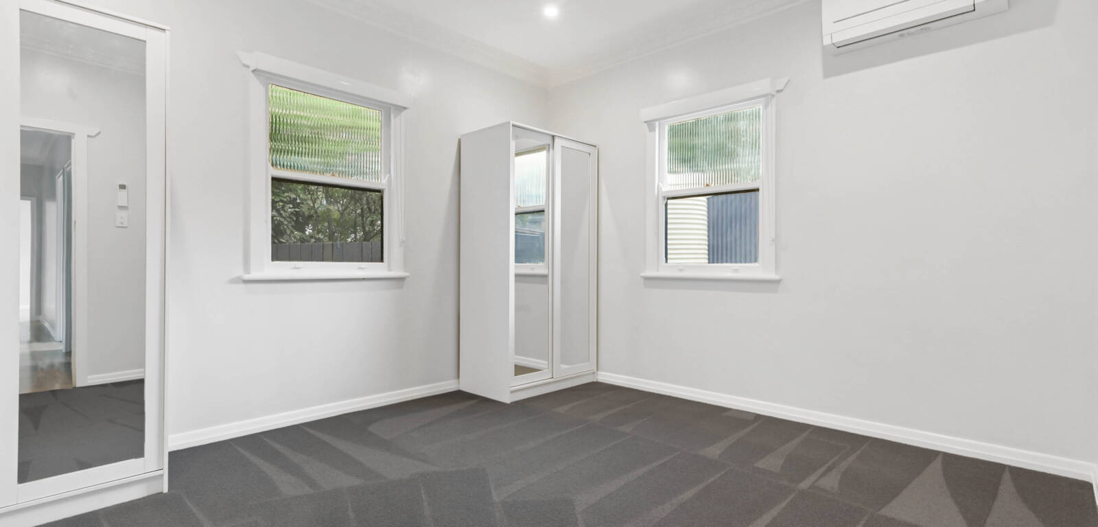 15 Geoffrey St, Mount Lofty, QLD 4350 Australia