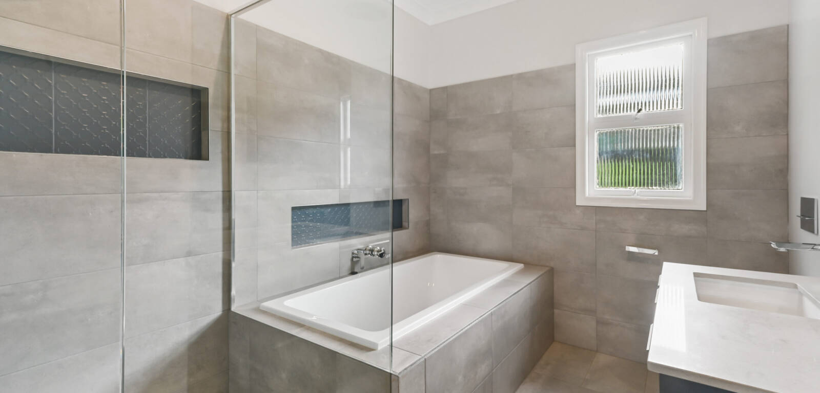 15 Geoffrey St, Mount Lofty, QLD 4350 Australia