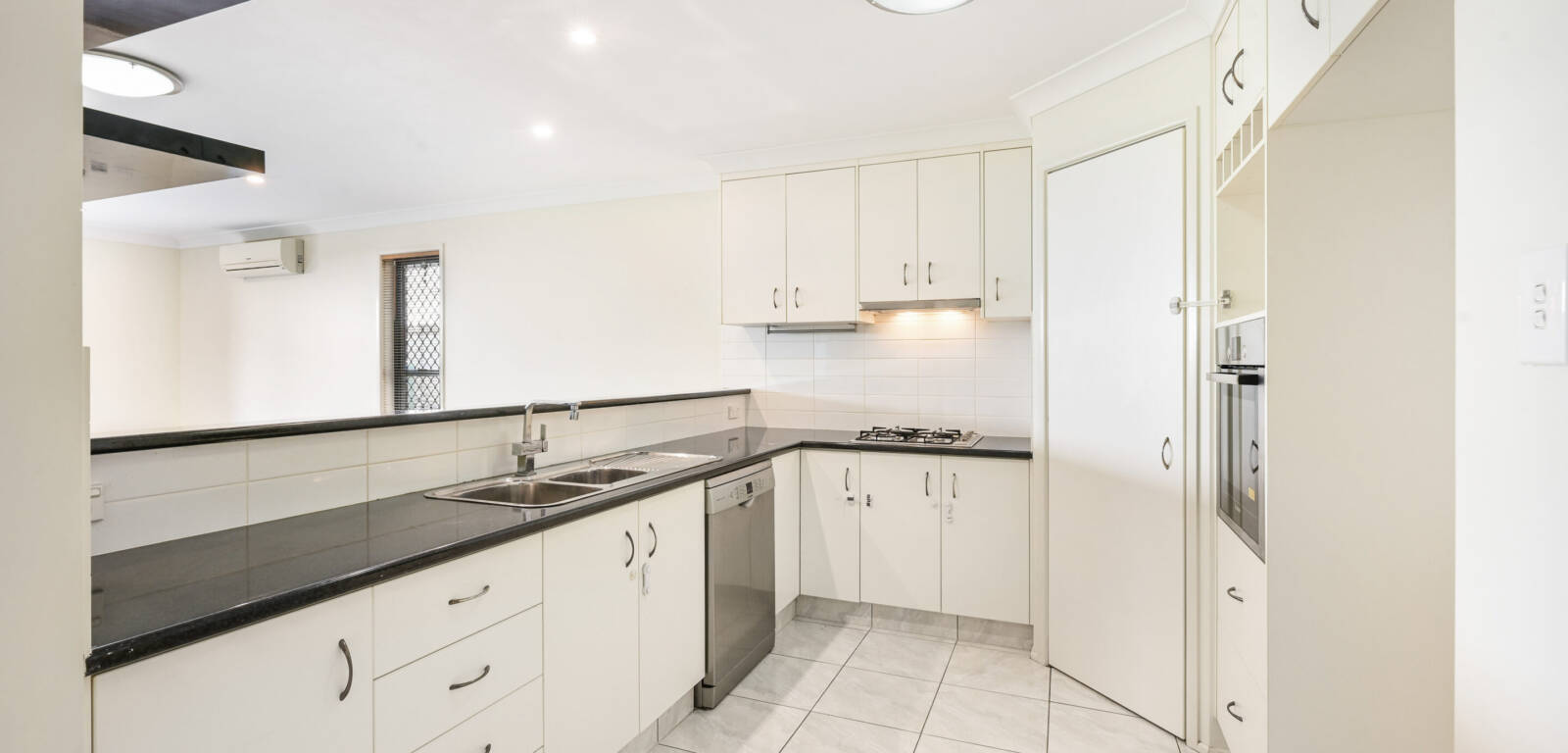 1/438 Hume St, Middle Ridge, QLD 4350 Australia