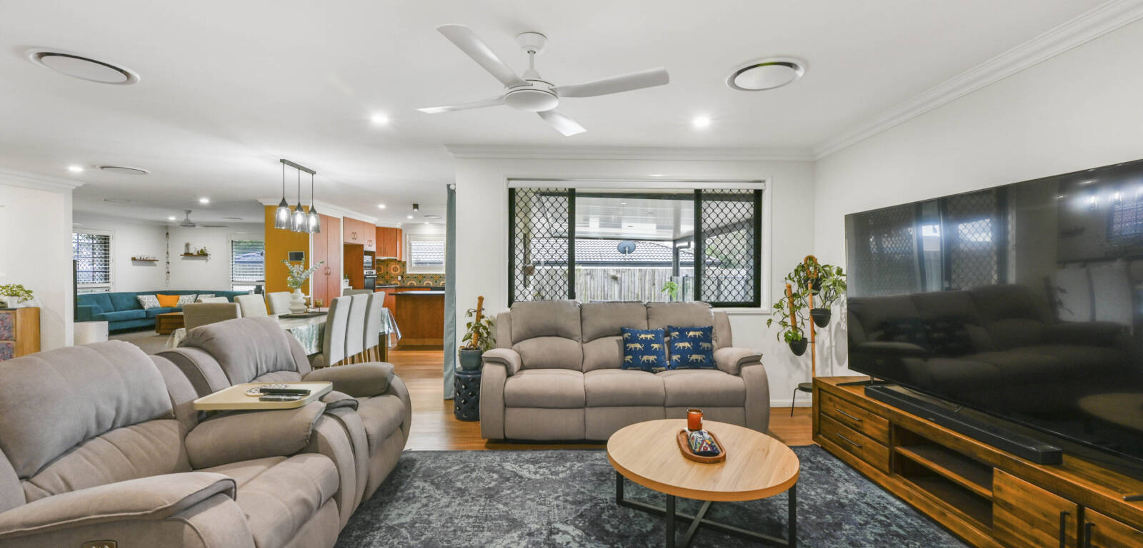 24 Scullin St, Middle Ridge, QLD 4350 Australia