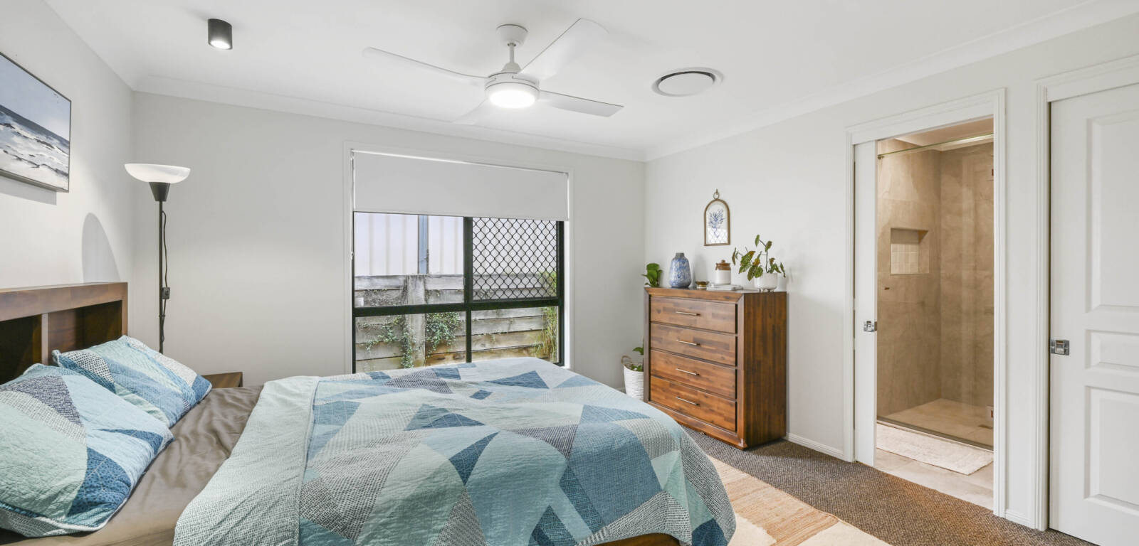 24 Scullin St, Middle Ridge, QLD 4350 Australia