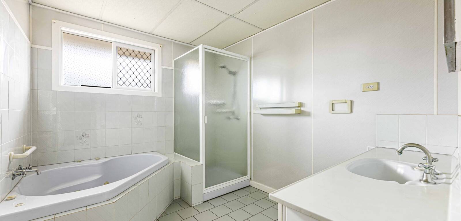 15 Clarice St, Harristown, QLD 4350 Australia