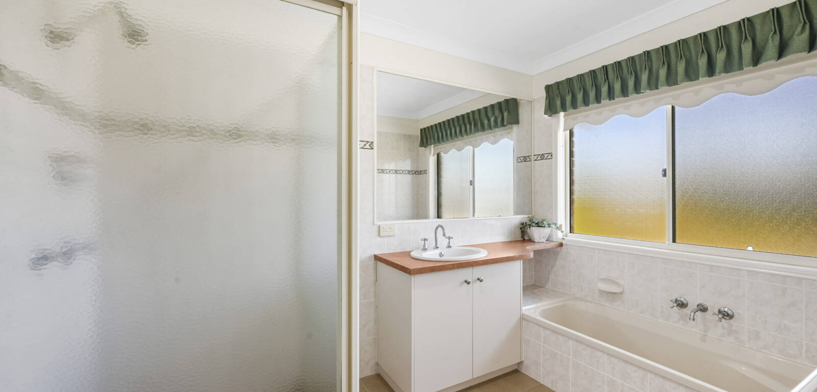 33 Parklea Dr, Placid Hills, QLD 4343 Australia