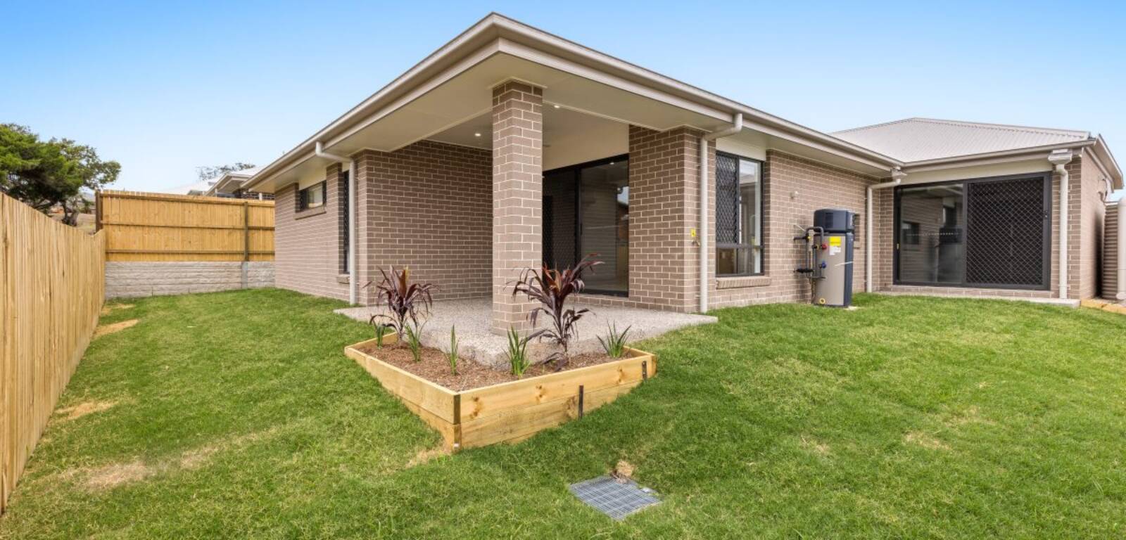 6 Broadmead St, Glenvale, QLD 4350 Australia