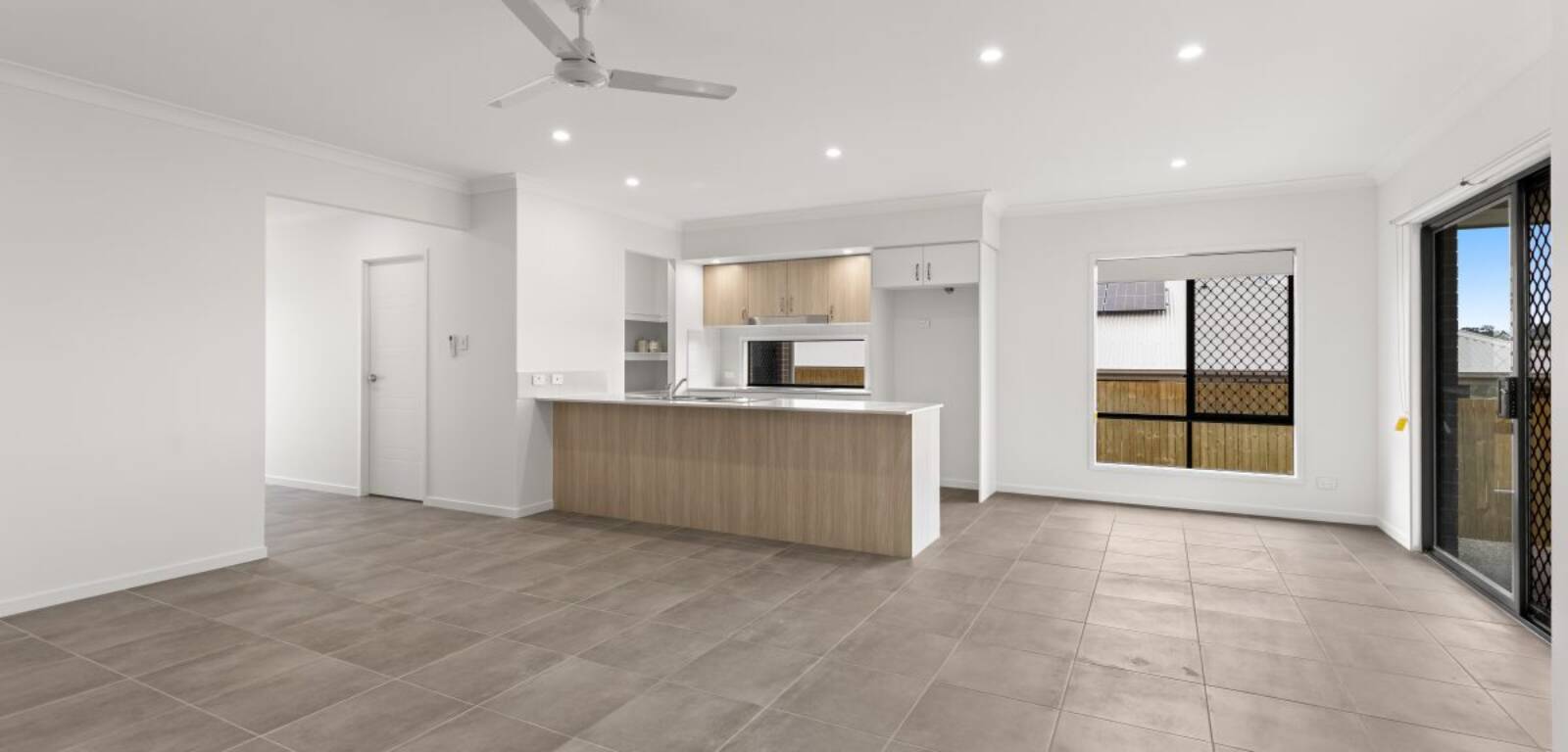6 Broadmead St, Glenvale, QLD 4350 Australia