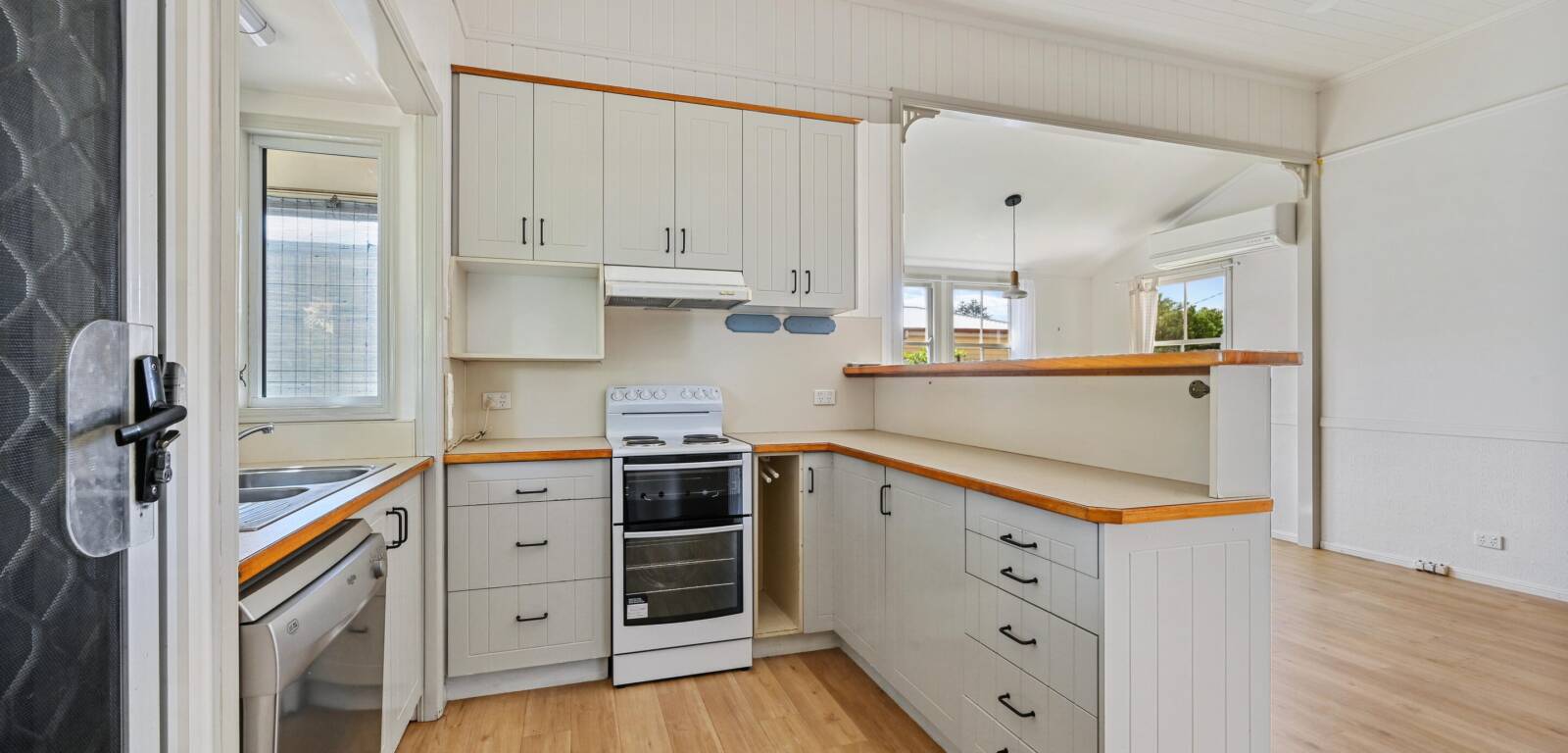 43 Monash St, Newtown, QLD 4350 Australia