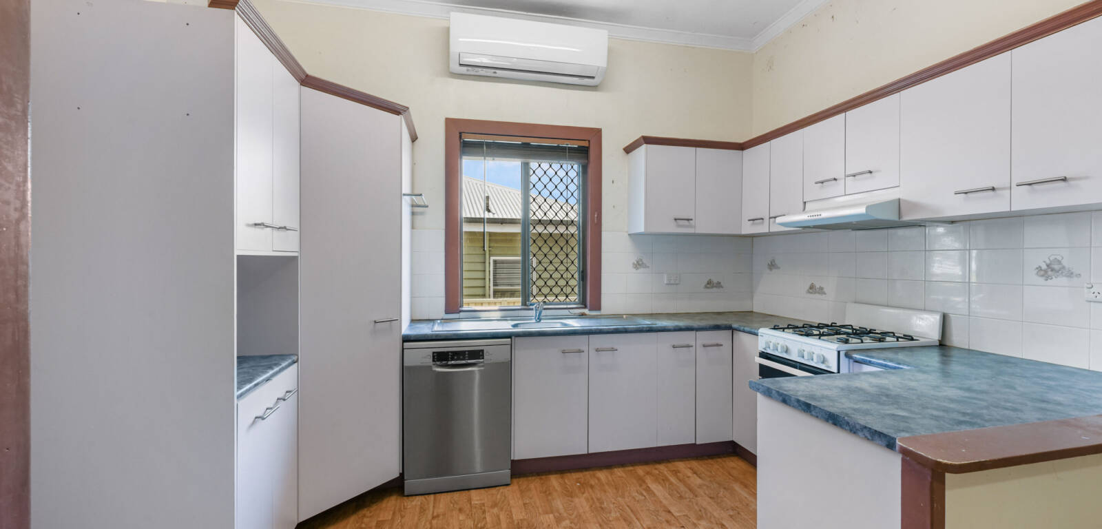 28 Clark St, South Toowoomba, QLD 4350 Australia