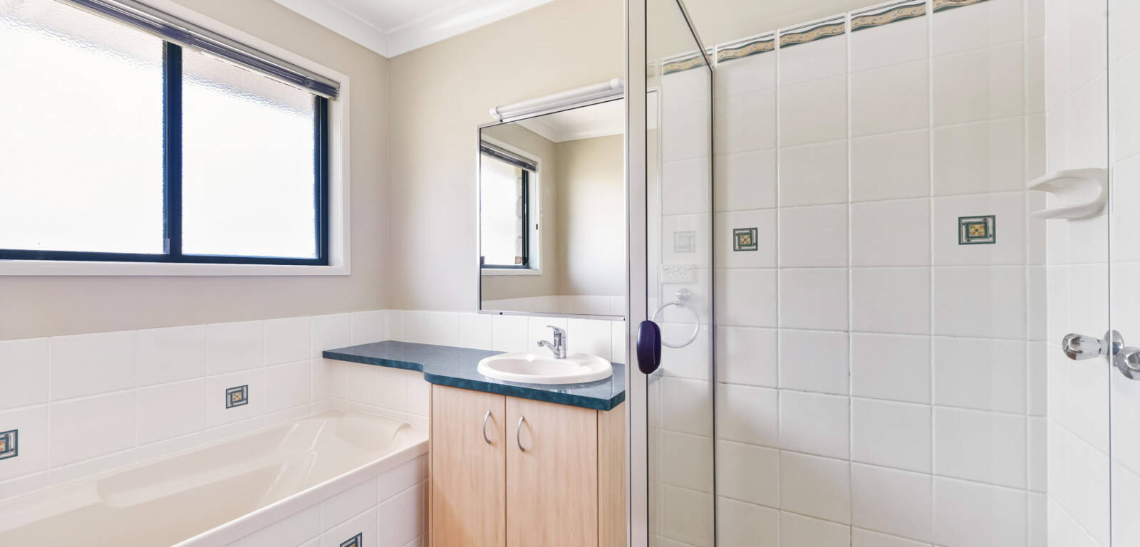 52 Barlow St, Wilsonton, QLD 4350 Australia