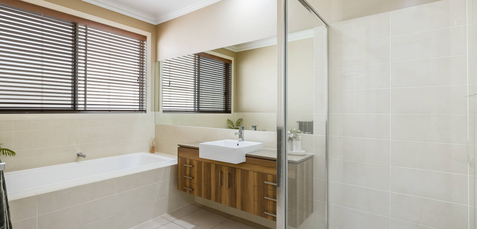 14 Thorley Ct, Middle Ridge, QLD 4350 Australia