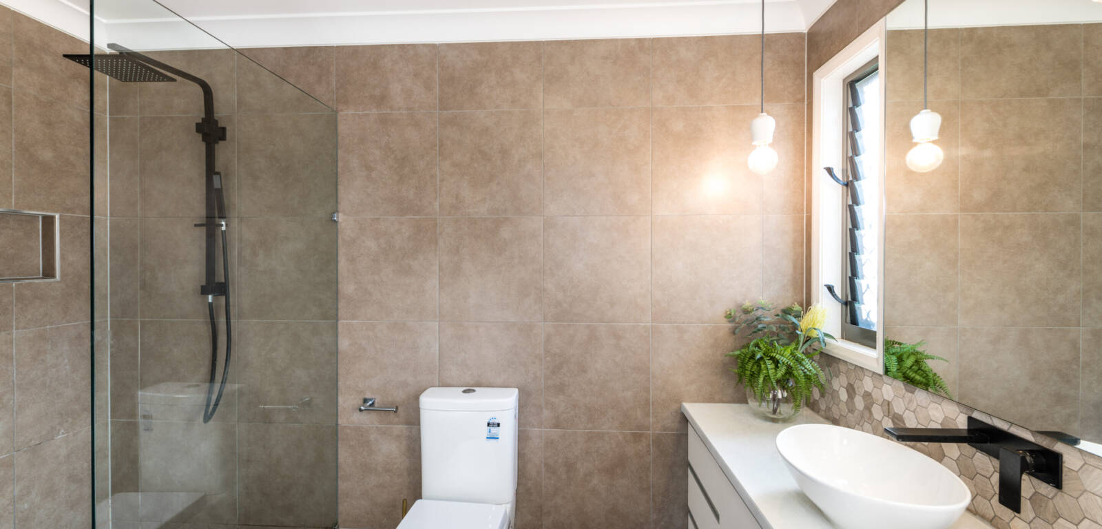 4 Farrer St, Cranley, QLD 4350 Australia