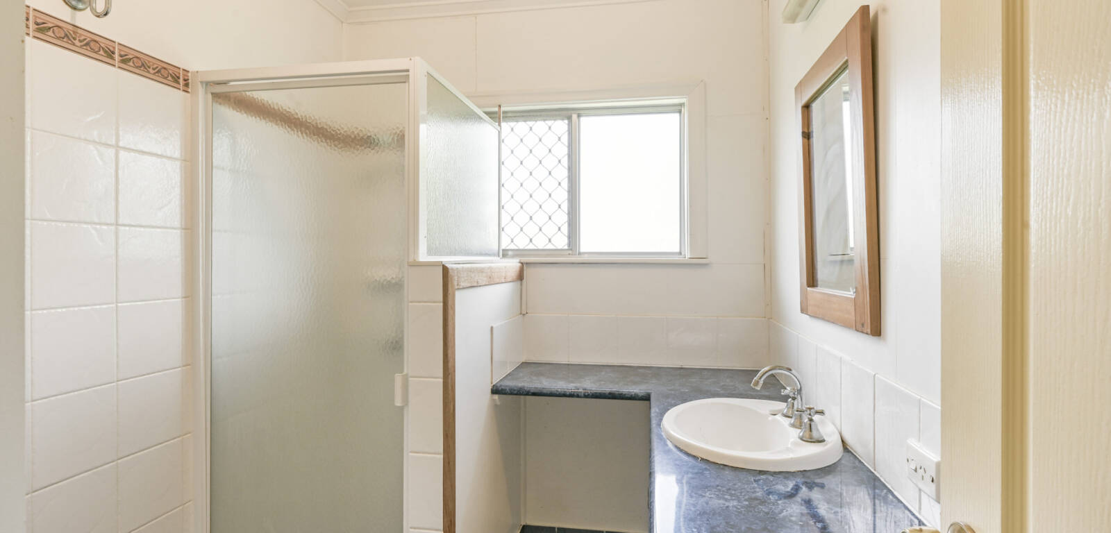 4 Coates St, KEARNEYS SPRING, QLD 4350 AU