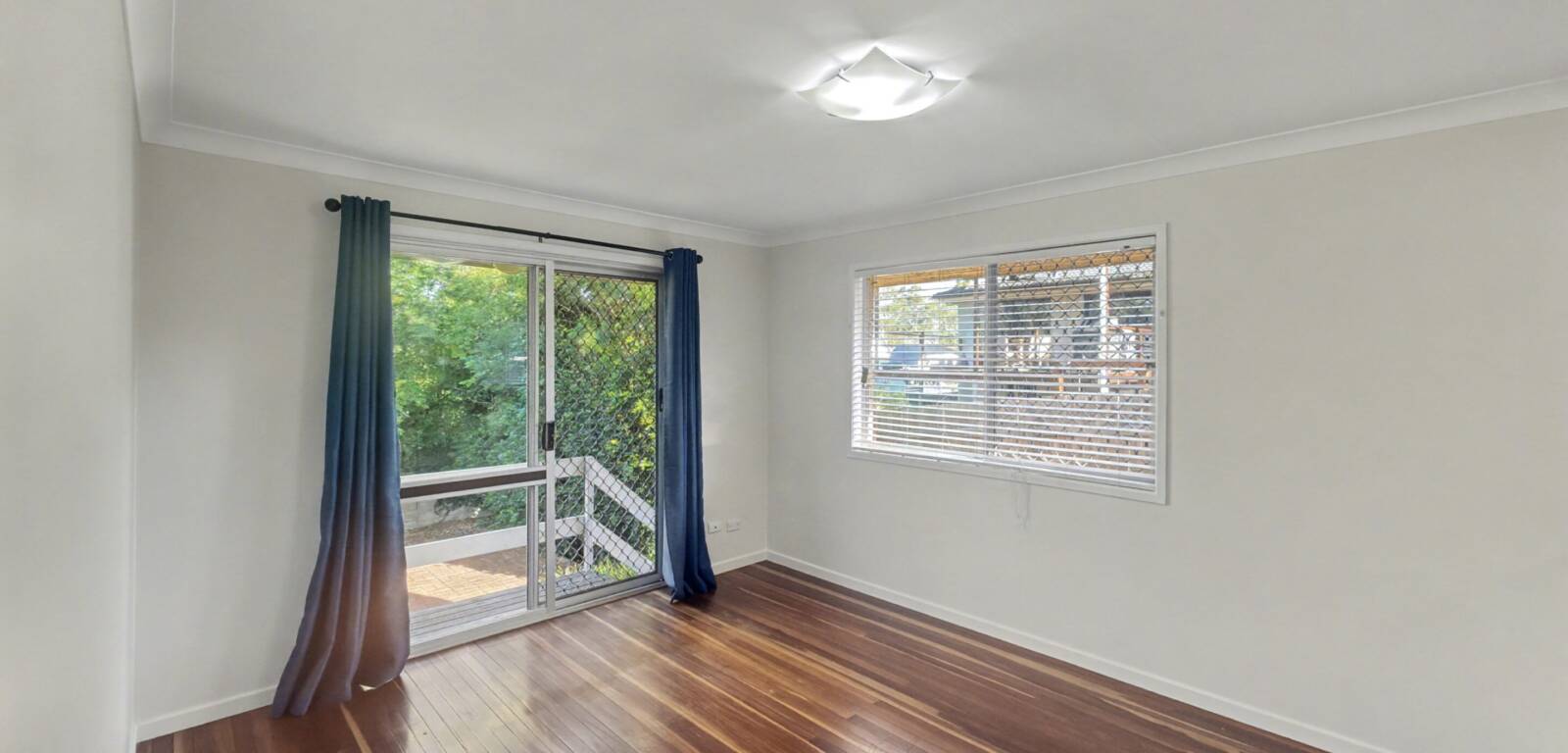 2/298 MacKenzie St, RANGEVILLE, QLD 4350 AU